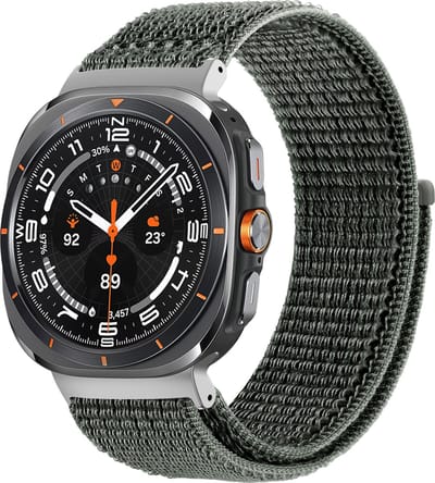 Bandz Nylon loop band - geschikt voor Samsung Galaxy Watch Ultra 2 (2026) / Ultra (2024/2025) - bandje van hoogwaardig nylon materiaal met klittenbandsluiting (donkergroen)