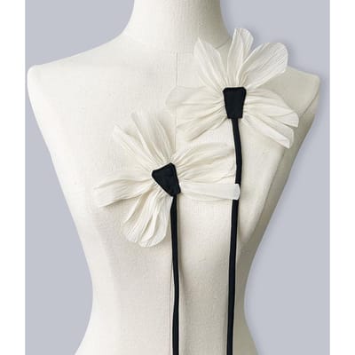 Lot de 2 broches en tissu pour femme, bijoux faits à la main, cadeaux de fête de mariage white