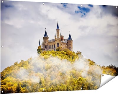 Gards Tuinposter Kasteel op de Berg in het Bos - 150x100 cm - Tuindoek - Tuindecoratie - Wanddecoratie buiten - Tuinschilderij