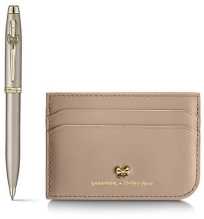 Balpen Giftset Sheaffer EMILY IN PARIS 100 9377 Champagne gold champagne gold trims met creditcardhouder