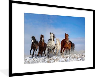 Fotolijst incl. Poster - Galopperende paarden in het landschap van Mongolië - 90x60 cm - Posterlijst