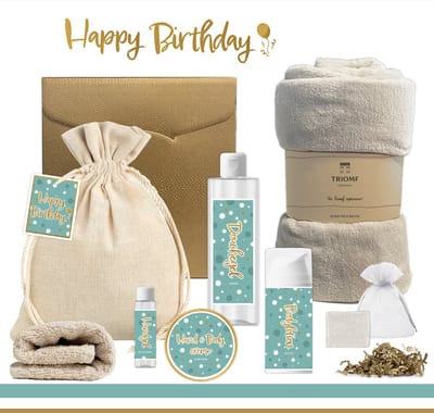 Geschenkset “Happy Birthday” - 8 producten - 1200 gram | Luxe Wellness Set voor haar - Cadeau Pakket - Giftset Verjaardag - Gefeliciteerd - Speciaal voor Jou - Vrouw Vriendin Meisje - Gift Set Fleece deken -- Welness pakket