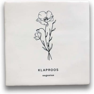 Maan Amsterdam - Tegeltje geboortebloem - Augustus - Klaproos - Kraamcadeau - Geboortebloem cadeau - Wanddecoratie