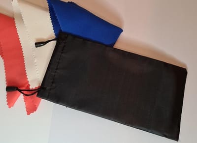 1 Brillenhoes + 3 microvezeldoekjes / Zwart / brillenkoker unisex / brillendoos / etui / brillendoekjes / zonnebrillen etui / brillenetui