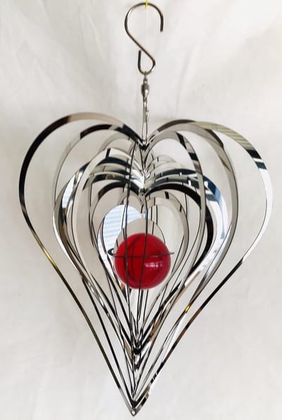 Cosmo Spinner - ca. 8" / 20 cm Heart Hart windspinner