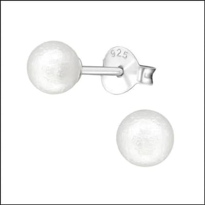 Aramat Jewels | Oorbellen | Zilveren Parel Oorbellen - Tijdloze Elegantie | 5mm / Mat Wit | | | Zilver | Kinderen, Volwassenen | Verkleurd niet