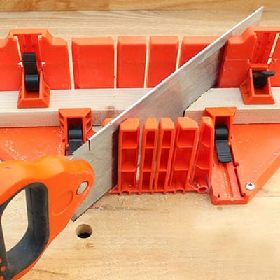 Dailygoods- Verstekbak - Kunststof met 4 Snijhoeken 0°/22,5°/45°/90° - Duurzaam - Snijgereedschap - Architectonische Werkzaamheden - 35,5 x 11 x 15 cm - Zaagtafel