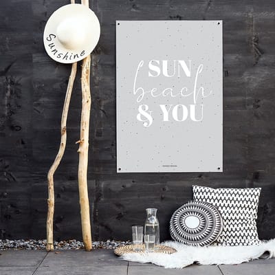 MOODZ design | Tuinposter | Buitenposter | Sun, Beach & You | 70 x 100 cm | Grijs