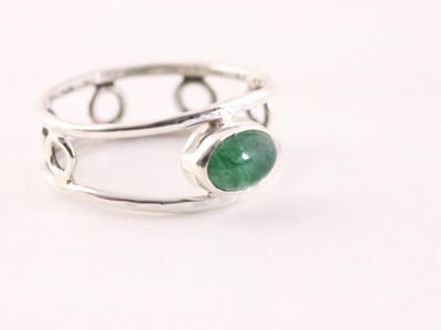 Fijne opengewerkte zilveren ring met jade - maat 16