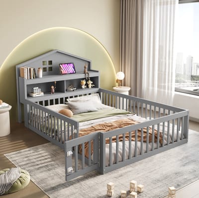MEUNIQ huisbed kinderbed 140 x 200 cm met opbergrekken in het hoofdeinde, krijtbord, beschermende rand en deur, grijs