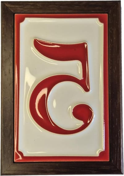 Keramisch Nummer - Huisnummer Tegel - Adres Aanduiding - Handgeschilderd Design - 11 x 7 cm - Bruin Frame