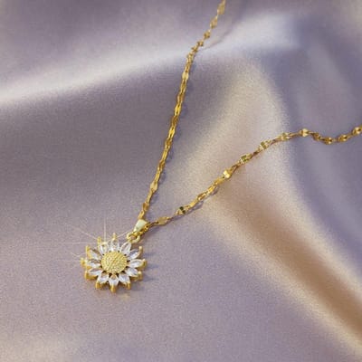 1 Pièce Collier Couleur Or Design de Niche Dames Style Luxe Léger Pendentif Tournesol Chaîne en Acier Titane Bijoux de Mode Vacances gray