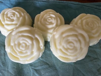 Conditioner Bar Lelie 75 gr. Zeer zuinig in gebruik Puur Natuur!! van OmAnne Prijs inclusief verzending!!