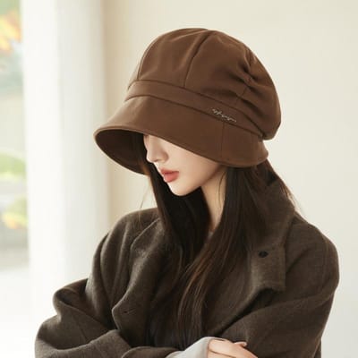 Koreaanse Stijl Nieuwe Stijl Achtkantige Hoed Modieuze High-End Metalen Label Pilaar Hoed Herfst en Winter Thermische Emmerhoed Trendy One Size beige