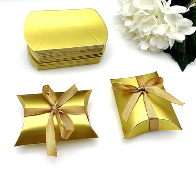 Dailygoods- Geschenkdoosjes 50 stuks - Kartonnen Dozen - Gouden Kussen-vorm - Aandenkendoosjes - Feestartikelen - Voor Snoep/Sieraden - Cadeaudoosjes