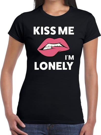 Kiss me i am lonely t-shirt zwart dames - feest shirts dames XS