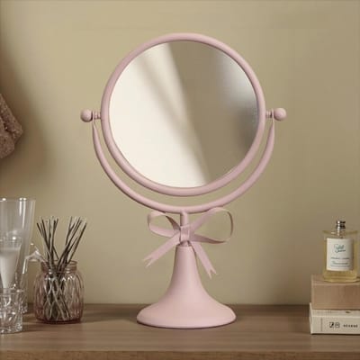 360° Roteerbare Cosmetische Spiegel met Licht Luxe IJzeren Frame Strik Kaptafel Reflector Eenvoudige Hoge Resolutie Bureau Staande Spiegel
