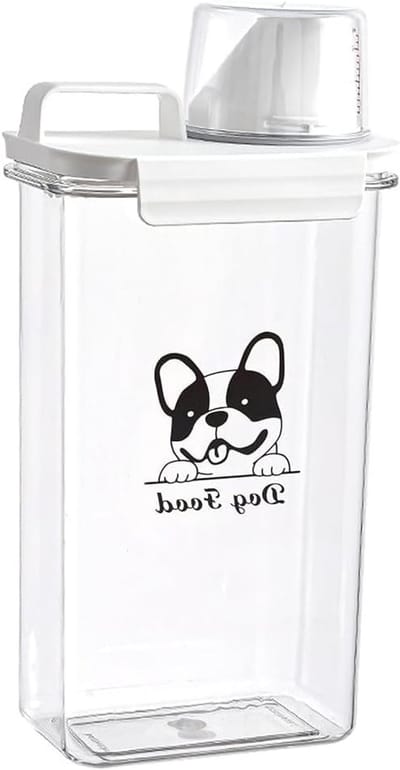 Houd uw hondenvoer vers met een 2.5L transparante, luchtdichte voedselcontainer met maatbeker, ideaal voor onderweg en BPA-vrij