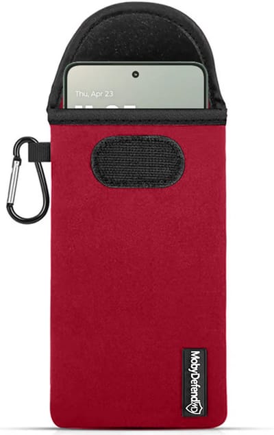 MobyDefend Hoesje - Geschikt voor Motorola Edge 70 - Neopreen Pouch Met Karabijnhaak - Insteek - Riemlus - Rood