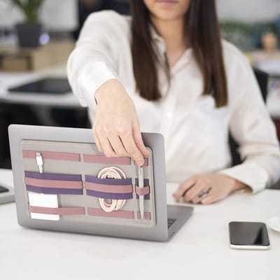 Beblau SHIFT PRO Sticky Portable Organizer voor laptops, rugzak Werken vanuit huis Accessoire-oplossing, Stick on Laptop Student Thuiswerken! Herbruikbaar (Kleur: Zacht Paars)