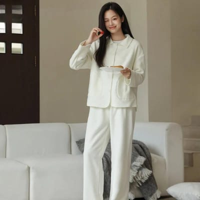 Dames Pyjama Herfst en Winter Nieuw Fleece Pak Effen Kleur Kleine Kraag Los Warm Lange Mouw Broek Huispak voor Dames One Size white