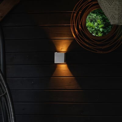 Moderne Buitenwandlamp Wit Aluminium Kubus IP54 - Up & Down Lichteffect