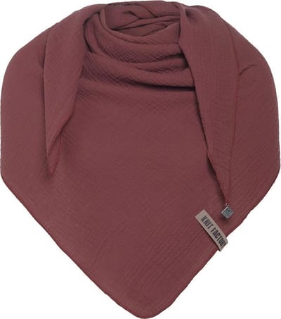 Knit Factory Liv Gebreide Omslagdoek - Driehoek Sjaal Dames - Katoenen sjaal - Zomersjaal - Luchtig en zacht - Zomer stola - Stone Red - Rood - Duurzaam - 190x85 cm - 100% Biologisch katoen