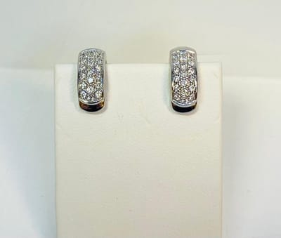 Witgouden oorringen - 18karaat - diamant 0.40 crt. totaal - ROOS model 009E40W18 - elegant - Gewicht 6.4 gram - van €2590,= voor €1495,=