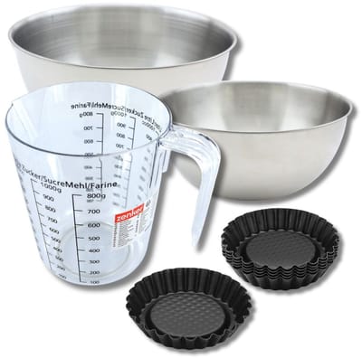 Bakkersset met 6 omgekeerde taartvormpjes 10 cm, 2 mengkommen, maatbeker en spatel Zenker