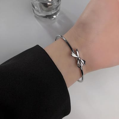 Metalen Strik Open Manchet Armbanden voor Vrouwen Meisje Sieraden Eenvoudig Overdreven Geometrisch Armbanden Kerstcadeau gray