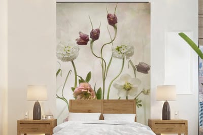 Behang - Fotobehang Bloemen - Lente - Tuin - Stilleven - Breedte 200 cm x hoogte 300 cm