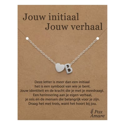 Letter B ketting op Cadeau Kaartje - Jouw initiaal, jouw verhaal - 45cm Zilverkleurig Stainless Steel - Initiaal & Hartje Hanger - Pax Amare