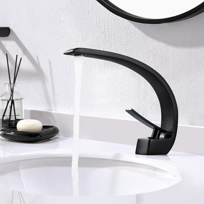 Waterval badkamer wastafel kraan, wastafel kraan met watertoevoerslangen, wijdverspreide badkamerkraan, Moderne kraan met één handvat, Vanity toiletkraan, Hedendaagse wastafelkraan, Badkamer