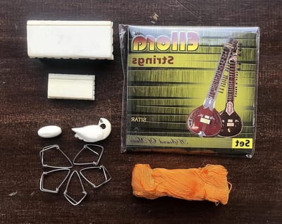 Sitar Accessoires Set - Muziekonderdelen - Muziek Maken - Complete Onderhoudsset - 20 Snaren - Zilver Wit
