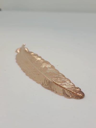 New Age Devi - Rose Gouden Boekenlegger Veer - Metaal - Bedankt Cadeautje - Geluksbrenger - Kleinigheidjes