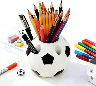 Pennenhouder Voetbal - Bureau organizer - Bureau opruimen - Realistisch design - 10.5 cm diameter - Zwart-wit