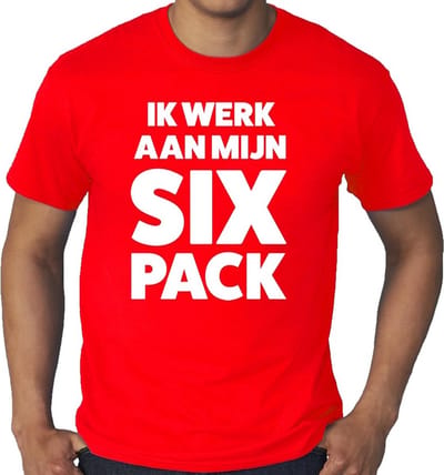 Ik werk aan mijn SIX Pack tekst t-shirt rood heren - heren shirt Ik werk aan mijn SIX Pack - rood kleding S