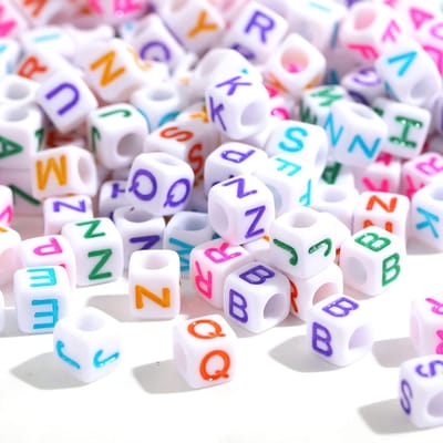 Kralen 1000 stuks 6 mm Witte Kralen Zwarte Letters Alfabet Kralen A tot Z Cubes voor DIY Maken Armbanden Kettingen Sieraden