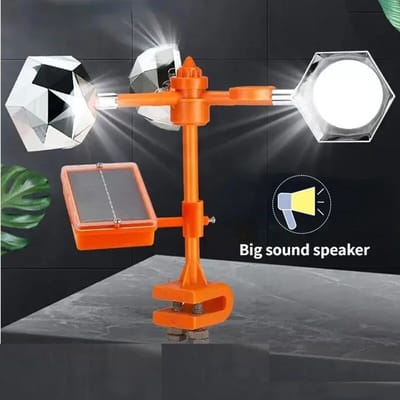 Op zonne-energie werkende ultrasone vogelverjager met 360 graden draaibare functie.