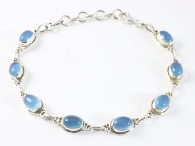 Zilveren armband met blauwe chalcedoon