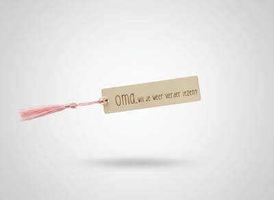 Hip met Pit Creaties Boekenlegger Oma - Houten met flos - 9x3 cm - "Wil je weer verder lezen?" - Cadeau oma