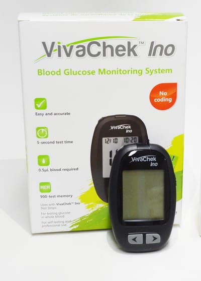 VivaChek Ino glucosemeter Startpakket (inclusief 10 lancetten, 10 test strips en een prikpen)