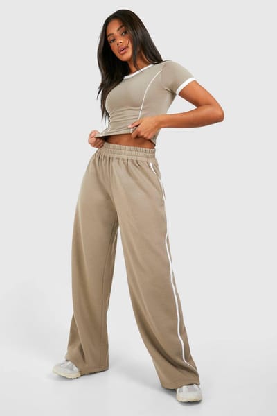 boohoo Dames Piping Detail T-shirt En Straight Leg Jogger Set | Kaki | Maat: XS