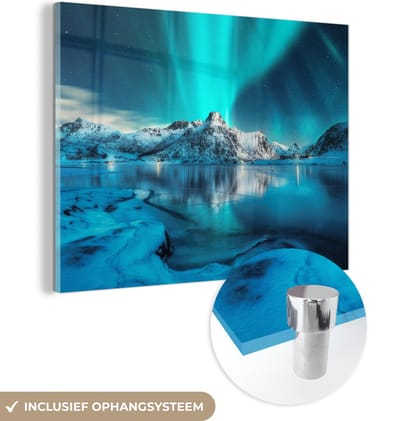 MuchoWow® Glasschilderij 160x120 cm - Schilderij acrylglas - Noorderlicht - IJs - Sneeuw - Noorwegen - Blauw - Bergen - Foto op glas - Schilderijen