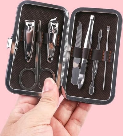 Borvat® | Nagelknipset inclusief Bruine Hard Case Hoes - Nagelknipper - Vakantie Nagel Set - Hippe nagelset - Nagelvijl - Nagelknipper inclusief hoes - Nagelschaartje - Manicureset - Manicure Etui - Compacte nagelknipper set - 7 delige set