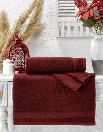Lubna Home  Badhanddoekset ROOD 2 PACK Gekamde Katoen 70x140 -50x90 cm ROOD  ELENA