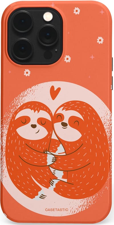 Casetastic Hoesje Geschikt voor Apple iPhone 14 Pro Max Magsafe - Stijlvolle Beschermende Duo-layer Case - Oranje Pastel Roze Liefdes Koppel Luiaard