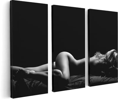 Artaza Canvas Schilderij Drieluik Vrouw Naakt in Bed - Erotiek - Zwart Wit - 120x80 cm - Wanddecoratie Woonkamer - Schilderijen - Muurdecoratie