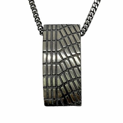 AuBor ®. Hanger. Geoxideerd Zilver. Bandenprofiel / Rally finishvlag