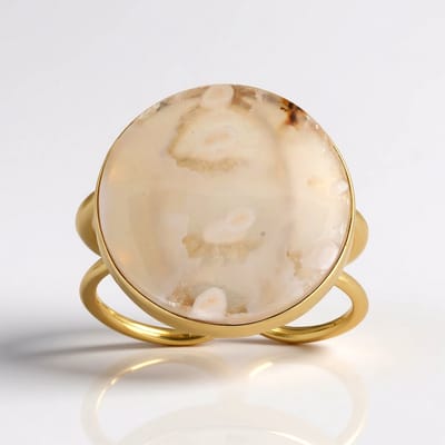 Cavill - Zilveren Ring met Witte Agaat 13,6 ct - 925 Sterling Zilver Verguld - Ronde Cabochon Bali Barong - Elegante Damesring